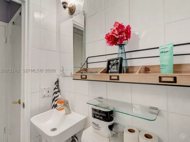 3-bedroom home for rent in Coral Gables - 400 CADIMA AVE 0 - MondialRealty