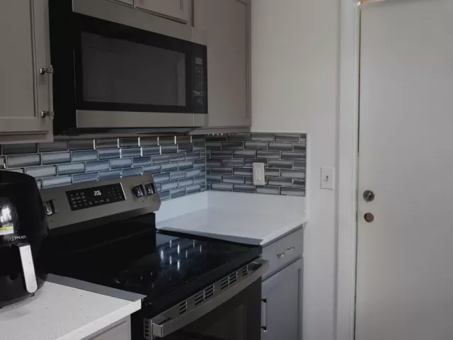 3-bedroom home for sale in West Palm Beach - 5805 BOSQUE Lane - MondialRealty