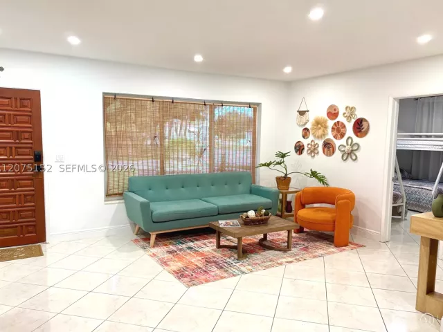 3-bedroom home for rent in Miami - 14500 NE 5th Ct - MondialRealty