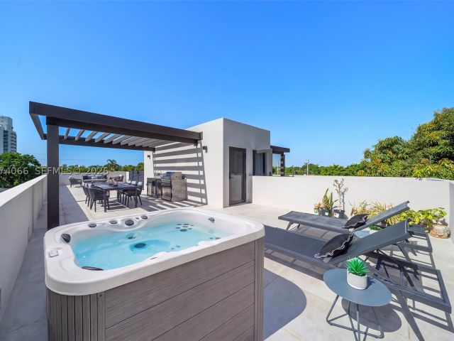 3-bedroom home for sale in Miami - 1431 SW 20th St - MondialRealty