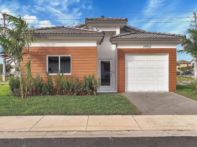 4-bedroom home for rent in Miami - 24062 SW 116th Ct - MondialRealty