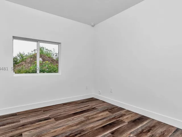 4-bedroom home for rent in Miami - 24062 SW 116th Ct - MondialRealty