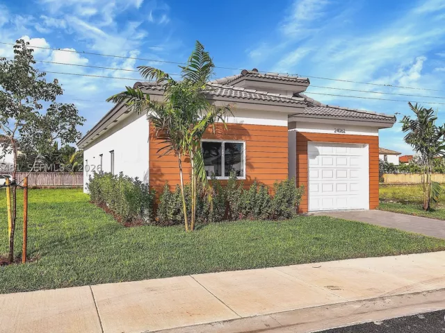 4-bedroom home for rent in Miami - 24062 SW 116th Ct - MondialRealty