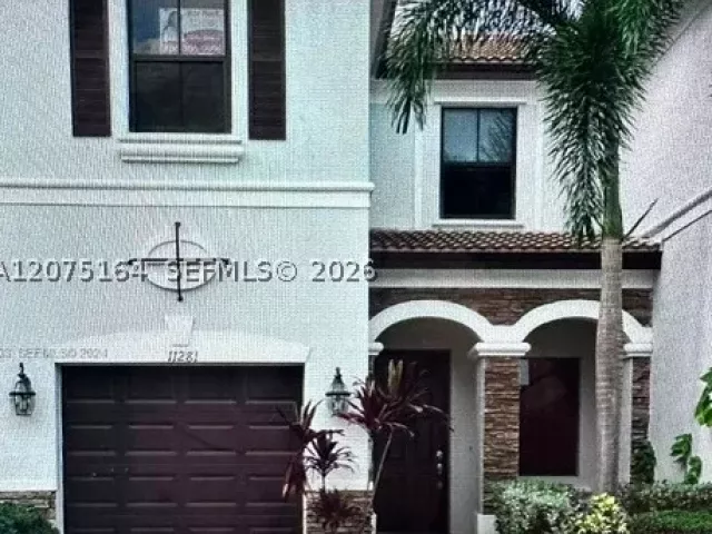 3-bedroom home for rent in Doral - 11281 NW 88th St - MondialRealty