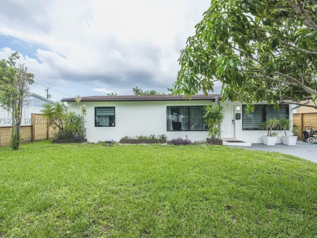 3-bedroom home for rent in Hallandale Beach -  - MondialRealty