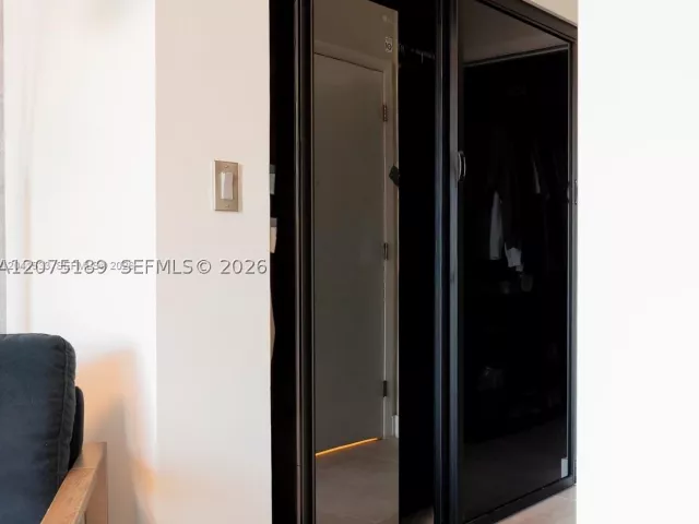 2-bedroom condo for rent in Miami - 90 SW 3RD STREET 3703-1 - MondialRealty