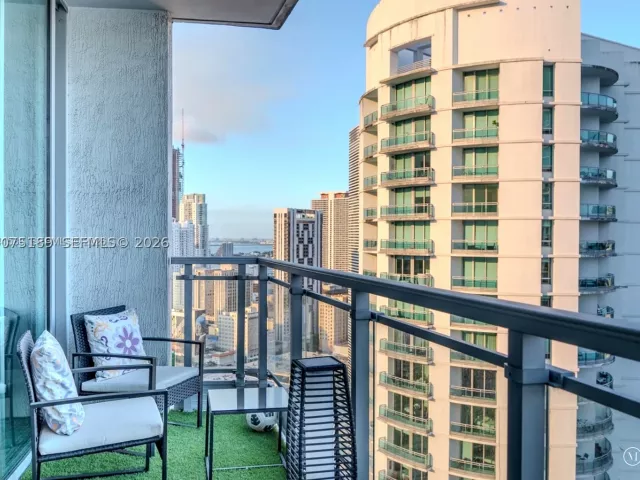 2-bedroom condo for rent in Miami - 90 SW 3RD STREET 3703-1 - MondialRealty