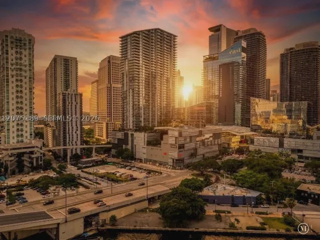 2-bedroom condo for rent in Miami - 90 SW 3RD STREET 3703-1 - MondialRealty