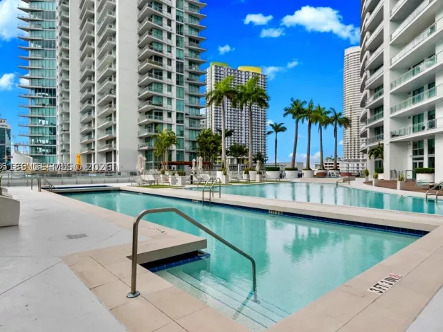2-bedroom condo for rent in Miami - 90 SW 3RD STREET 3703-1 - MondialRealty