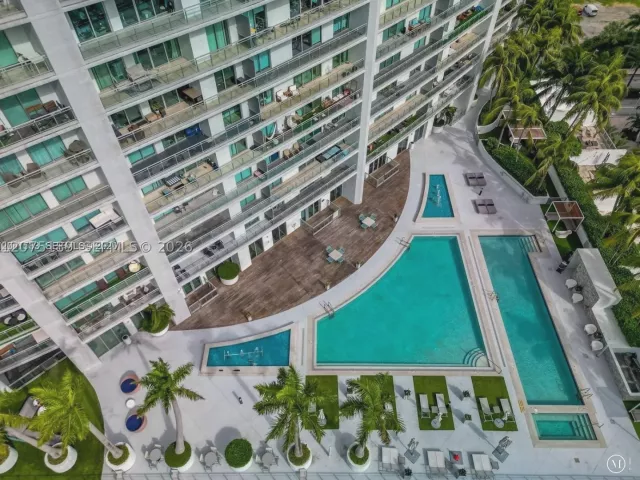 2-bedroom condo for rent in Miami - 90 SW 3RD STREET 3703-1 - MondialRealty