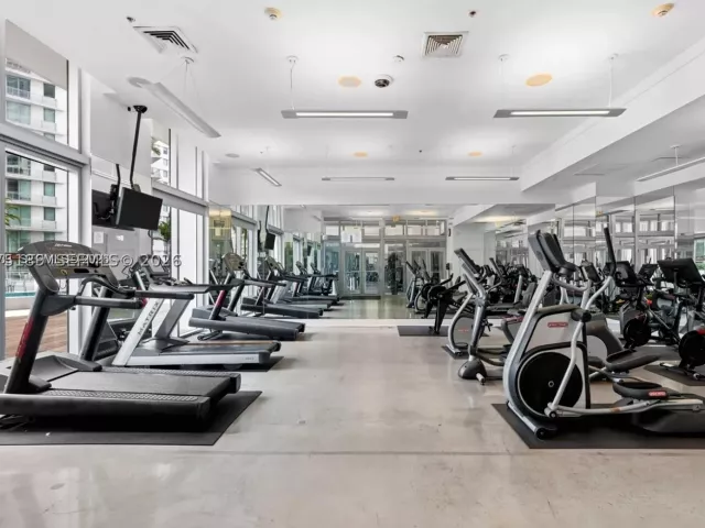 2-bedroom condo for rent in Miami - 90 SW 3RD STREET 3703-1 - MondialRealty
