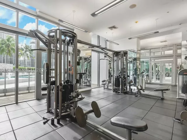 2-bedroom condo for rent in Miami - 90 SW 3RD STREET 3703-1 - MondialRealty