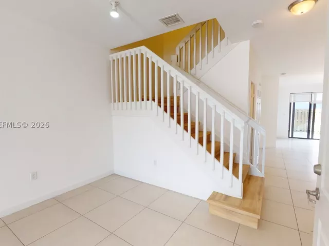 3-bedroom home for rent in Doral - 10428 NW 61st St - MondialRealty