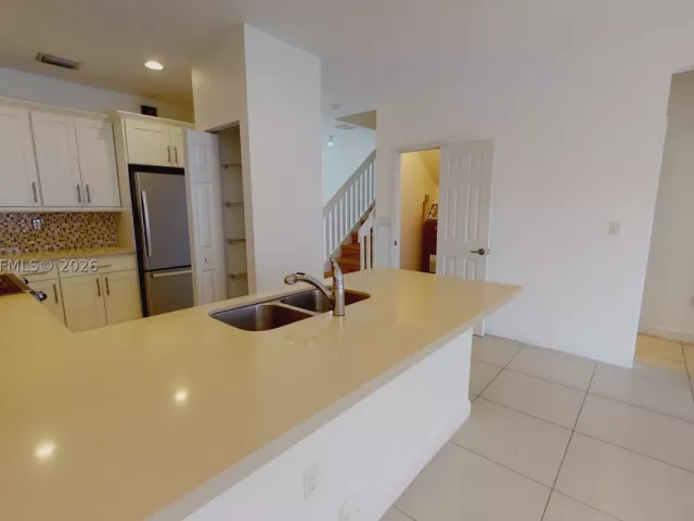 3-bedroom home for rent in Doral - 10428 NW 61st St - MondialRealty