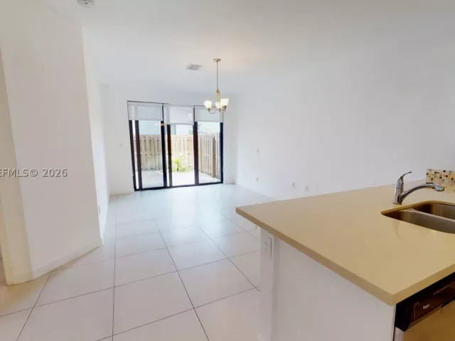 3-bedroom home for rent in Doral - 10428 NW 61st St - MondialRealty