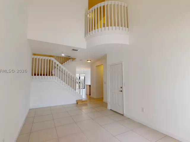 3-bedroom home for rent in Doral - 10428 NW 61st St - MondialRealty