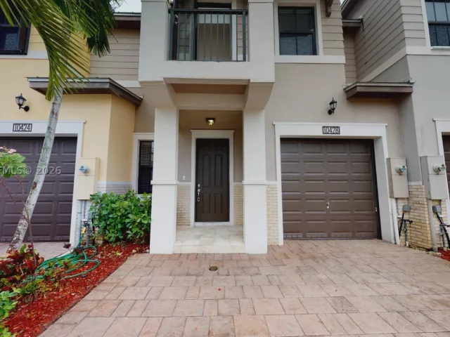 3-bedroom home for rent in Doral - 10428 NW 61st St - MondialRealty