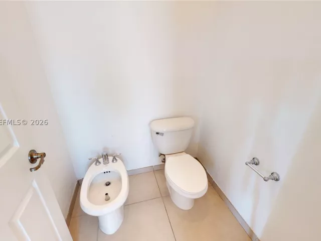 3-bedroom home for rent in Doral - 10428 NW 61st St - MondialRealty