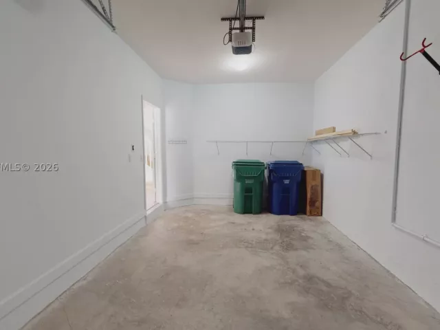 3-bedroom home for rent in Doral - 10428 NW 61st St - MondialRealty