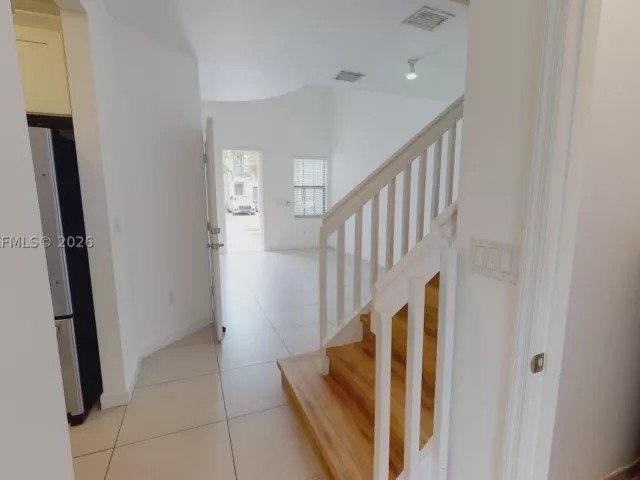 3-bedroom home for rent in Doral - 10428 NW 61st St - MondialRealty
