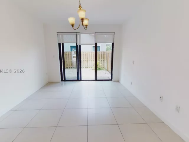 3-bedroom home for rent in Doral - 10428 NW 61st St - MondialRealty