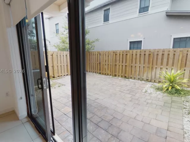 3-bedroom home for rent in Doral - 10428 NW 61st St - MondialRealty