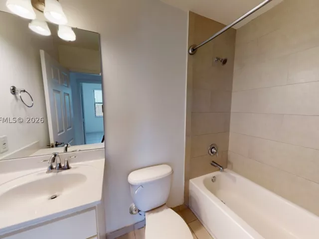 3-bedroom home for rent in Doral - 10428 NW 61st St - MondialRealty