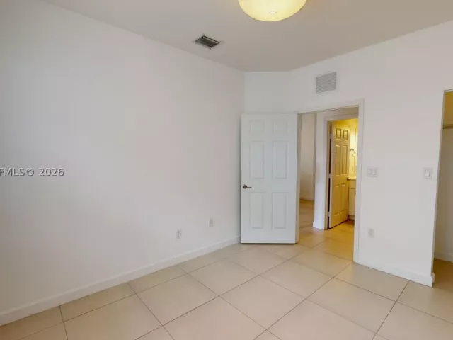 3-bedroom home for rent in Doral - 10428 NW 61st St - MondialRealty