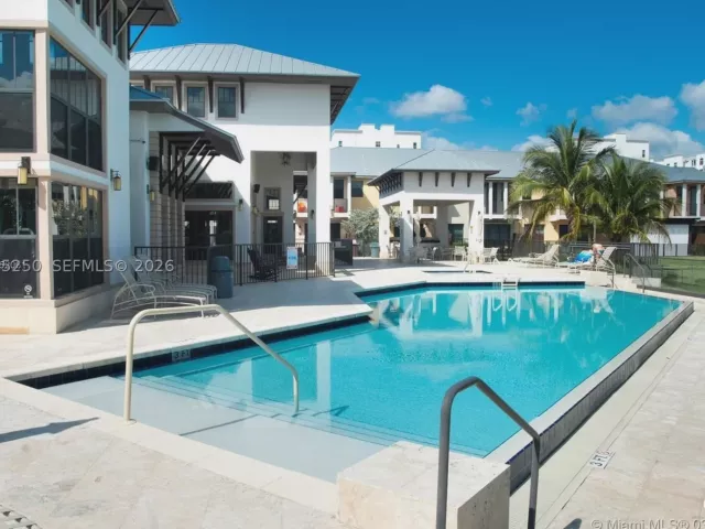 3-bedroom home for rent in Doral - 10428 NW 61st St - MondialRealty