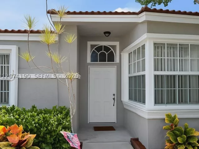 3-bedroom home for rent in Pembroke Pines - 15726 NW 16th Ct 15726 - MondialRealty