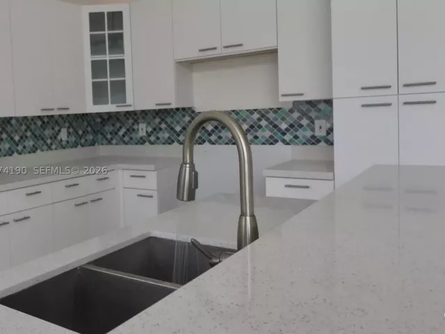 3-bedroom home for rent in Pembroke Pines - 15726 NW 16th Ct 15726 - MondialRealty