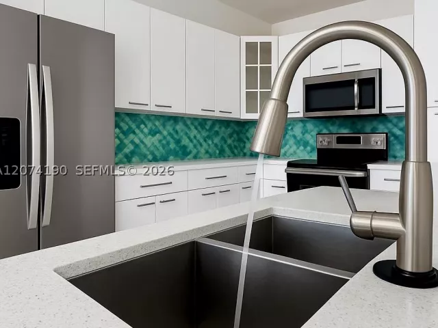 3-bedroom home for rent in Pembroke Pines - 15726 NW 16th Ct 15726 - MondialRealty