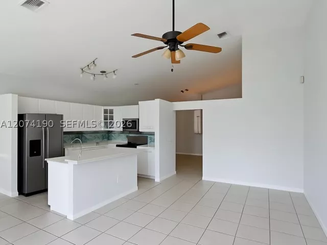 3-bedroom home for rent in Pembroke Pines - 15726 NW 16th Ct 15726 - MondialRealty