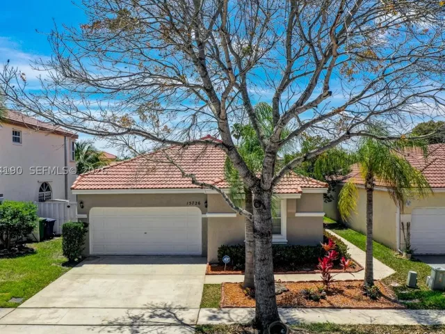 3-bedroom home for rent in Pembroke Pines - 15726 NW 16th Ct 15726 - MondialRealty