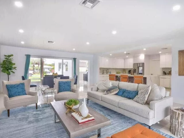 3-bedroom home for sale in Fort Lauderdale - 1631 Poinsettia Drive - MondialRealty
