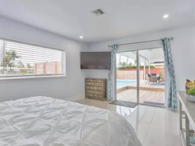 3-bedroom home for sale in Fort Lauderdale - 1631 Poinsettia Drive - MondialRealty