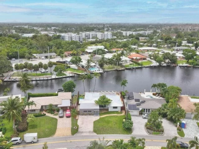 3-bedroom home for sale in Fort Lauderdale - 1631 Poinsettia Drive - MondialRealty