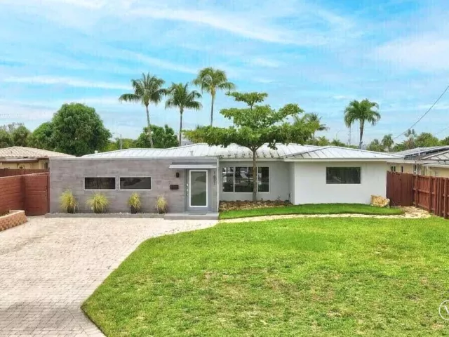 3-bedroom home for sale in Fort Lauderdale - 1631 Poinsettia Drive - MondialRealty