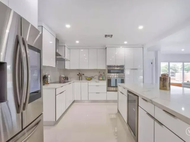 3-bedroom home for sale in Fort Lauderdale - 1631 Poinsettia Drive - MondialRealty