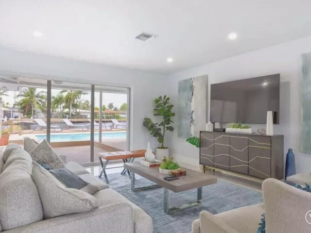 3-bedroom home for sale in Fort Lauderdale - 1631 Poinsettia Drive - MondialRealty