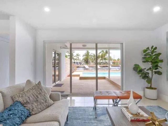 3-bedroom home for sale in Fort Lauderdale - 1631 Poinsettia Drive - MondialRealty
