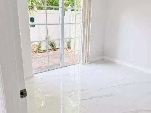 3-bedroom home for rent in Fort Lauderdale - 620 NE 7TH Avenue 620 - MondialRealty