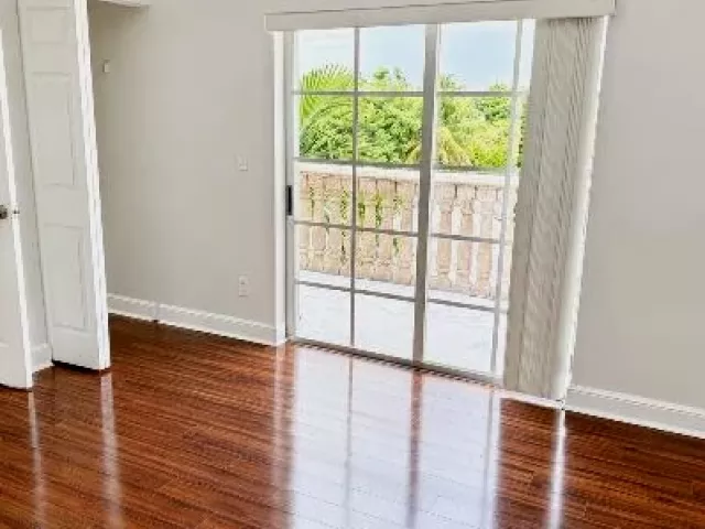 3-bedroom home for rent in Fort Lauderdale - 620 NE 7TH Avenue 620 - MondialRealty