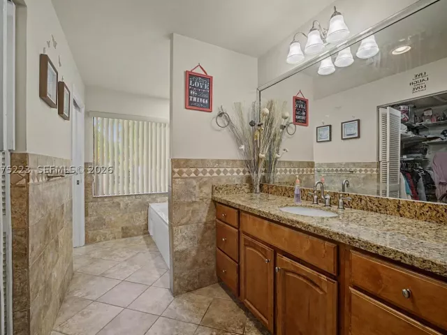 4-bedroom home for sale in Homestead - 16880 SW 278th St - MondialRealty