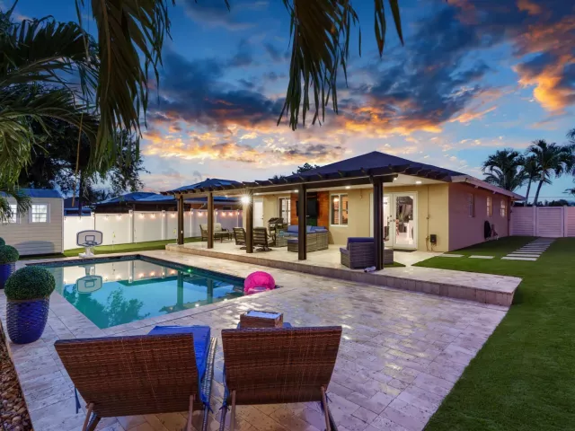 3-bedroom home for sale in Deerfield Beach - 533 NE 1st Avenue - MondialRealty