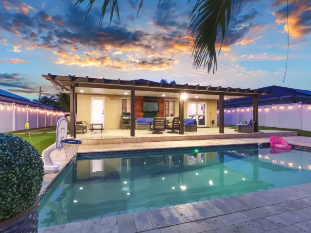 3-bedroom home for sale in Deerfield Beach - 533 NE 1st Avenue - MondialRealty