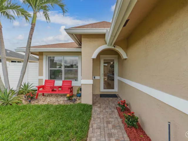 3-bedroom home for sale in Deerfield Beach - 533 NE 1st Avenue - MondialRealty