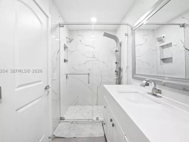 3-bedroom home for rent in Miami - 12715 SW 96th Ter 12715 - MondialRealty