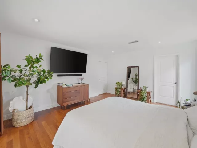 3-bedroom home for rent in Miami - 12715 SW 96th Ter 12715 - MondialRealty