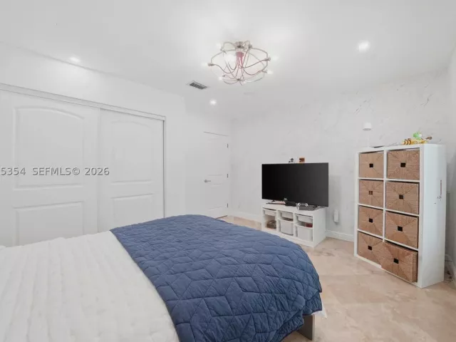 3-bedroom home for rent in Miami - 12715 SW 96th Ter 12715 - MondialRealty